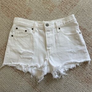 White Levi’s 501 Jean Shorts